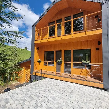 Savanna Mountain Forest Yablunytsya