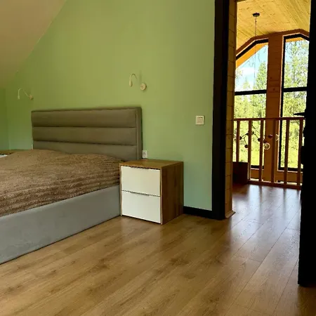 Savanna Mountain Forest * Yablunytsya