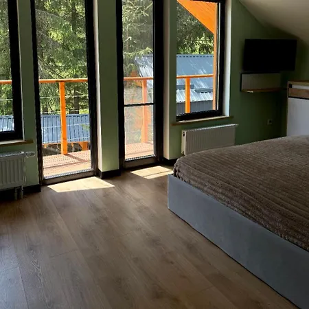 Savanna Mountain Forest Yablunytsya